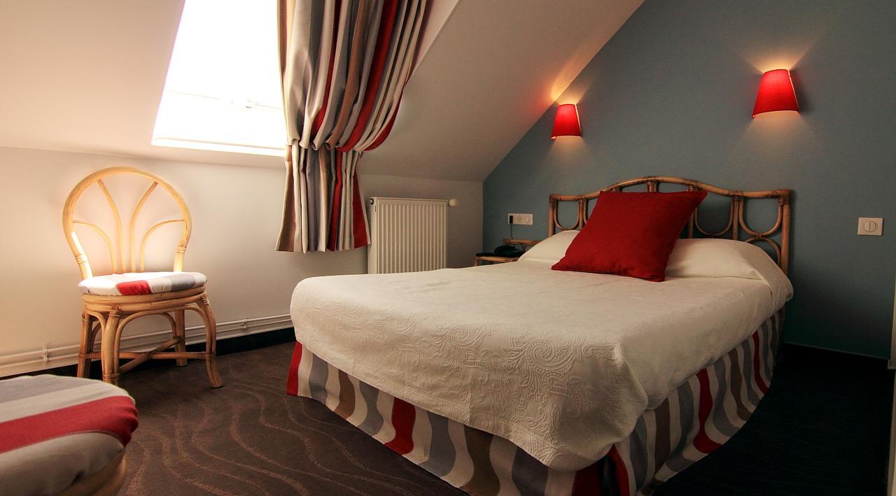 Logis Hotel Les Fuchsias Saint-Vaast-la-Hougue Exterior foto