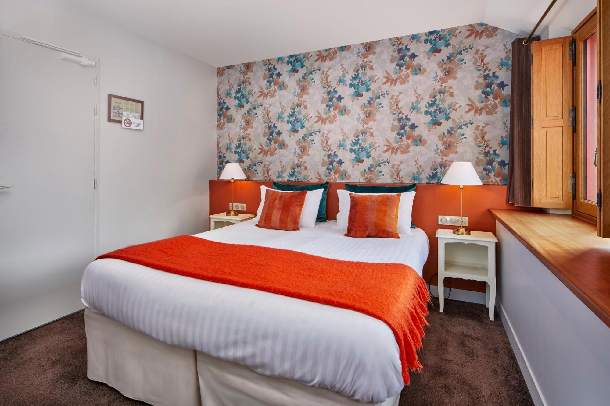 Logis Hotel Les Fuchsias Saint-Vaast-la-Hougue Exterior foto