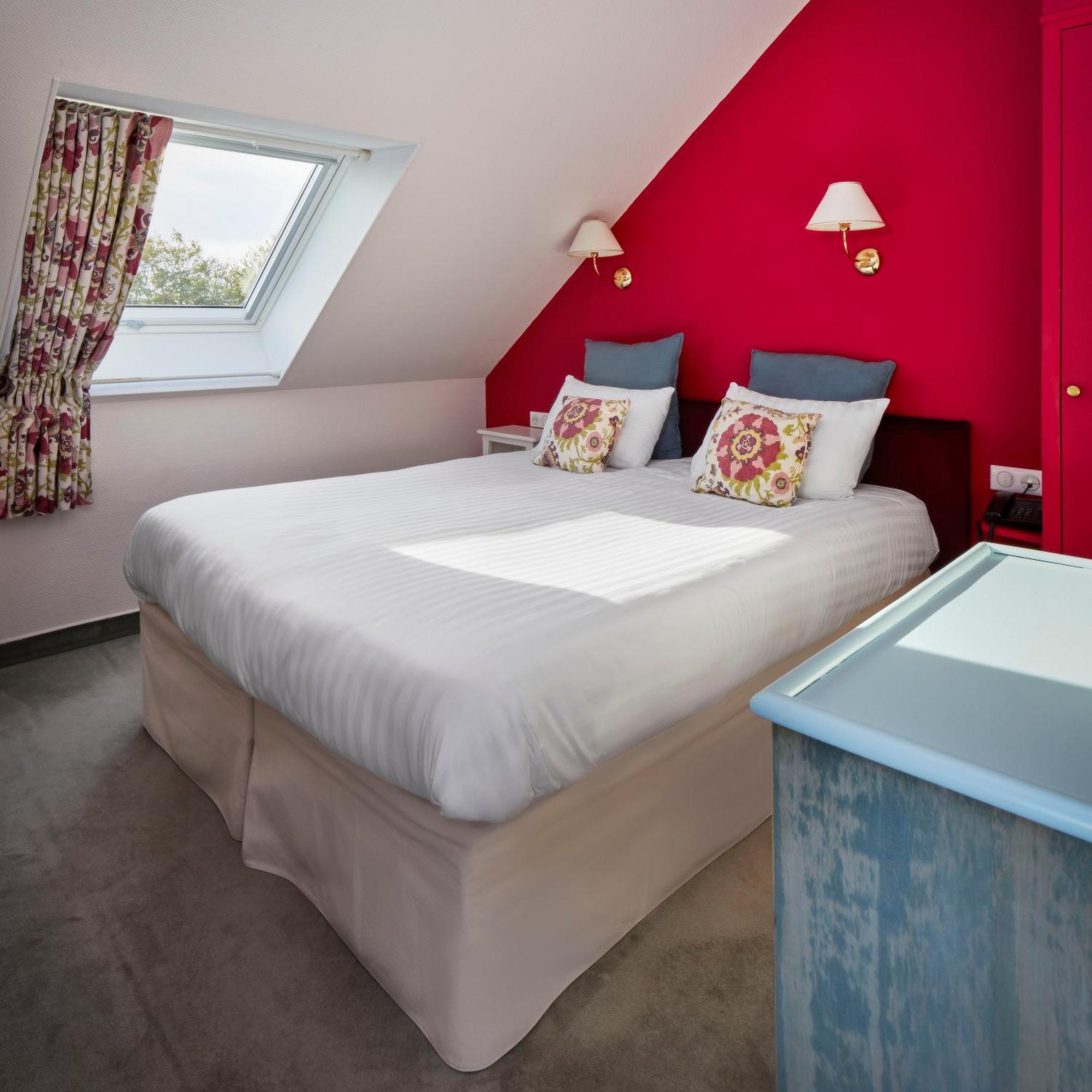 Logis Hotel Les Fuchsias Saint-Vaast-la-Hougue Exterior foto